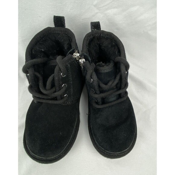 UGG Neumel II Chukka Boot Toddler Size 10 Black Suede Side Zip Water Repel $105 - Picture 2 of 10